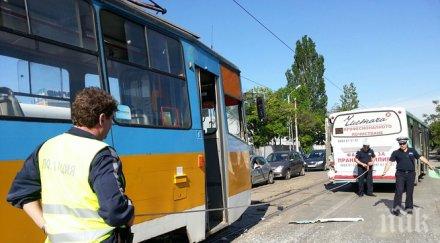 катастрофа столицата трамвай автобус сблъскаха бул рожен петима души ранени