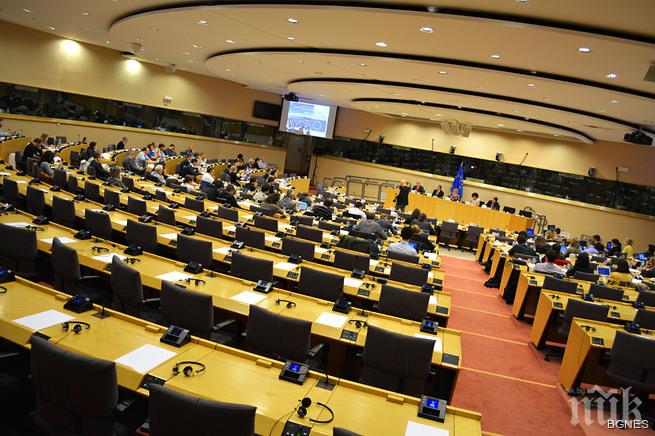 Европарламентът разделен за Трансатлантическо партньорство за търговия и инвестиции