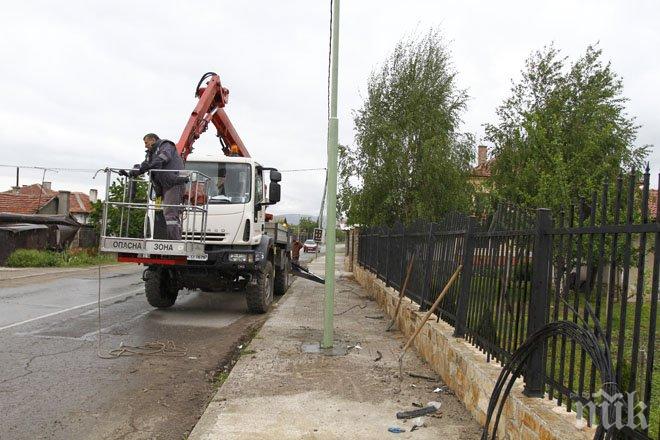След трагедията в Яхиново: Слагат легнали полицаи във всички дупнишки села