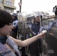 Режимът на Груевски криминализира протестите  