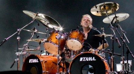 барабанистът металика свири прашки снимка