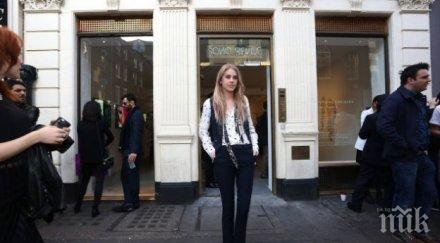 годишна наследница порнобизнес богата кралицата