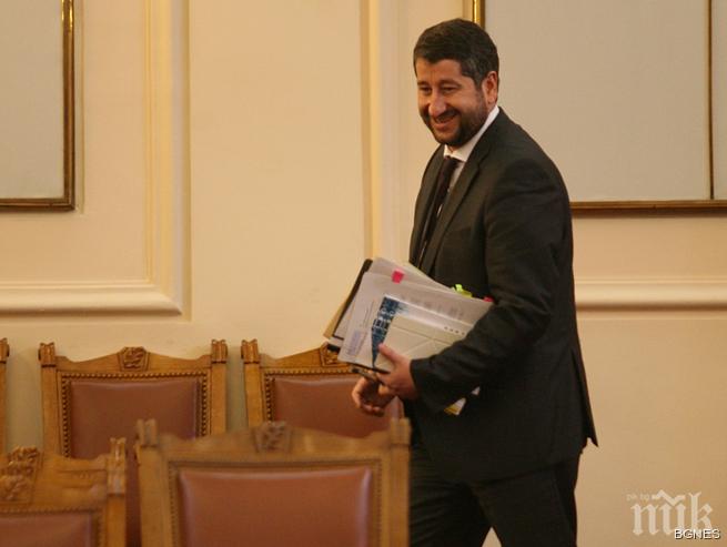 Министър Иванов: Има разнобой и всякакви нюанси, консултациите продължават