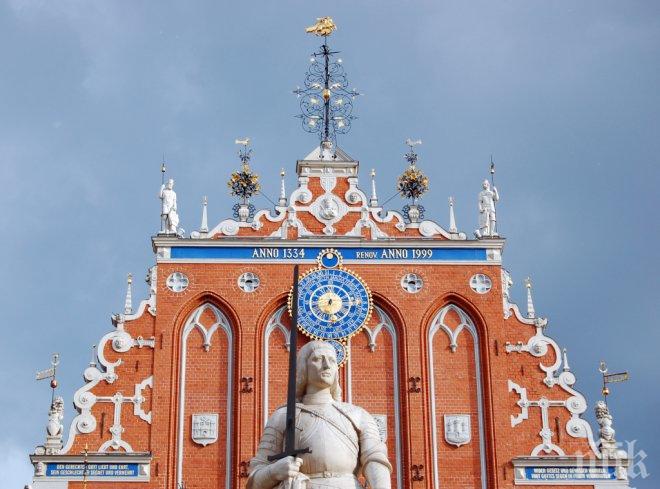 Латвия бори бюрокрацията с интернет