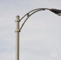 Уличното осветление в Пловдив работи половин час по-малко