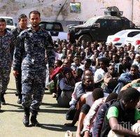 400 нелегални имигранти спрени в Либия преди да отплават за Европа