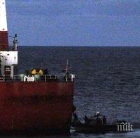 Кошмар! Наш моряк падна зад борда на танкер в океана и изчезна