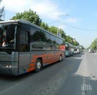 Хиляди потеглиха от цяла Македония за протеста срещу Груевски