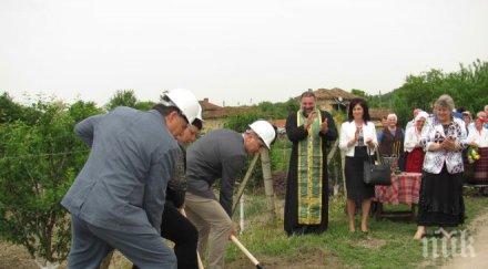 цветан цветанов направи първа копка смядово снимки