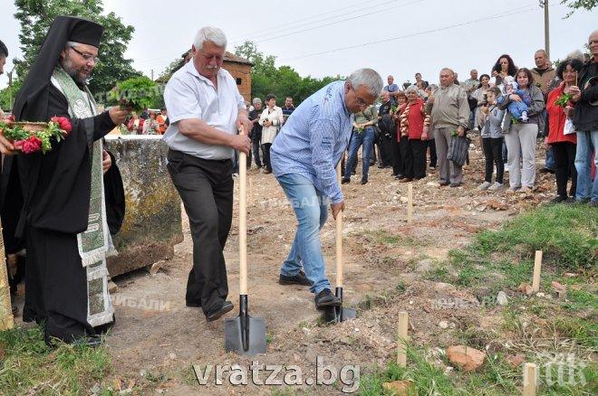 Започва строежът на параклис в с. Оходен