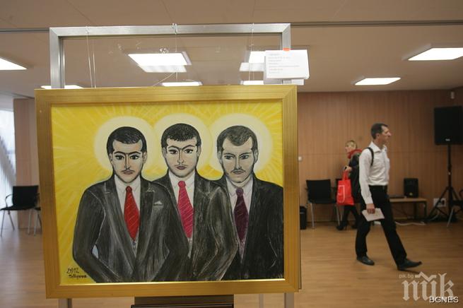 Фантазия от багри, музика и светлина в Дома на Европа