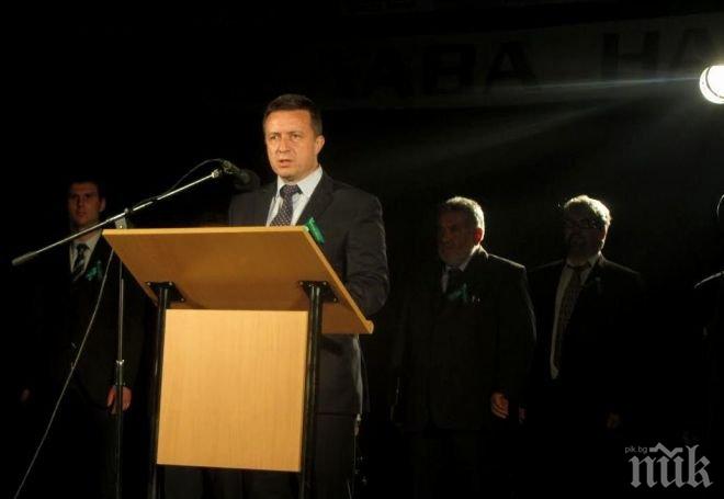 Янаки Стоилов в Батак: Да направим така, че споменът за героите да бъде вечен