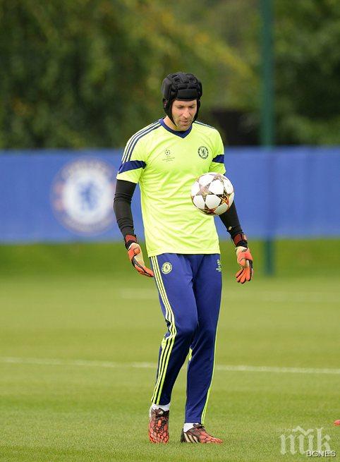 Манчестър Юнайтед поиска Петър Чех