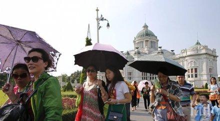 китайска компания изпрати 700 служители луксозно пътешествие