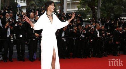 марсо показа бельо червеното килимче кан