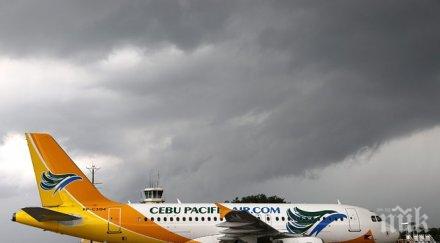 самолет 330 пътници борда кацна аварийно летището лос анджелис