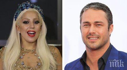 чудо екстравагантната лейди гага поръча традиционна сватбена рокля