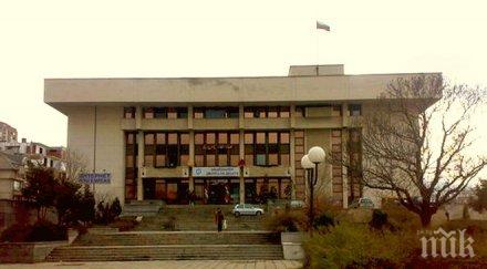 пик обраха 4000 лева националния дворец децата подозират вътрешен човек