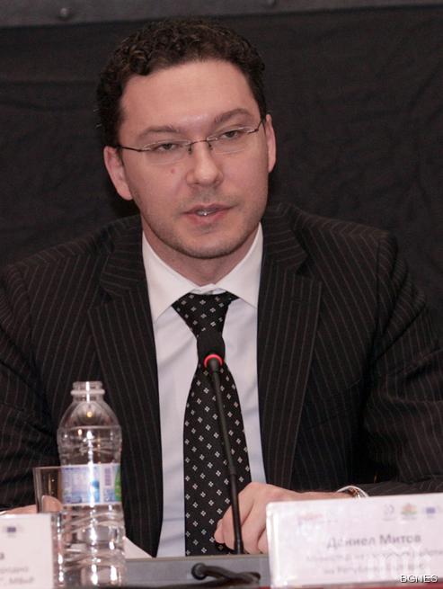 Митов съветва политическите лидери в Македония да възстановят диалога