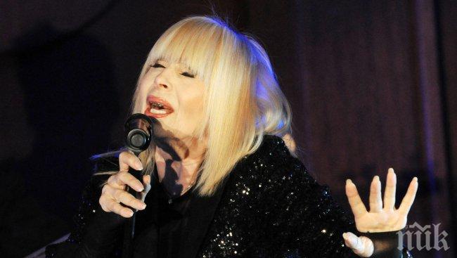 Лили Иванова просълзи хиляди българи в Лондон (видео)