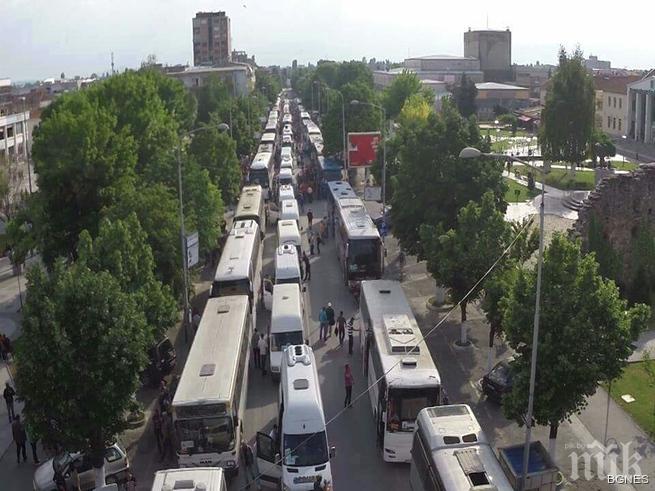 Стотици автобуси от цяла Македония за митинга на Груевски