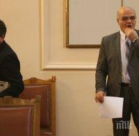 Бакалов обещал да предаде архива на военното разузнаване