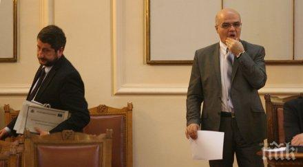 бакалов обещал предаде архива военното разузнаване