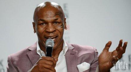 счупиха пръста майк тайсън