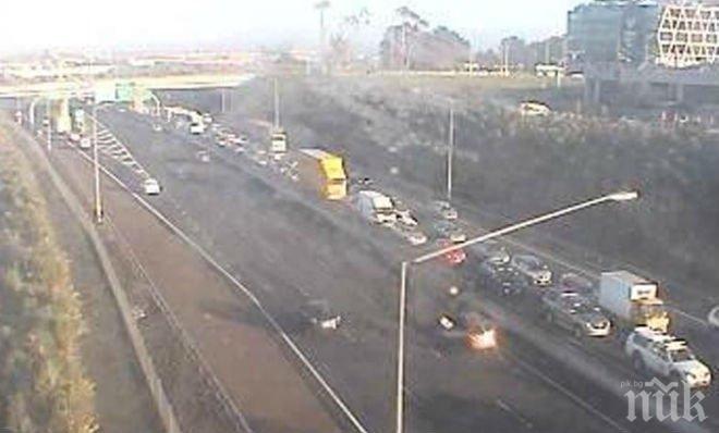 Ужасна катастрофа в Мексико! Ремарке на камион се заби в училищен автобус, 9 деца и 2-ма възрастни загинаха