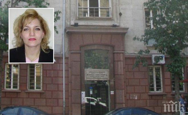 Скандалната служителка на НАП – Ловеч Радосвета Коева на пробация заради слабост към пиянство