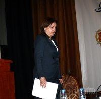 Бъчварова: Работим по всички линии срещу трафика на хора
