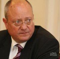 Министър Танев изригна заради матурите: Задачата не се знаеше! Заклевам се в децата!