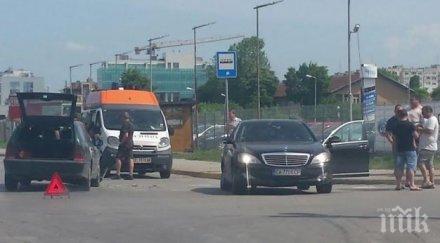 първо пик мерцедес класа мина червено отнесе друг мерцедес насред софия иван гулията епицентъра катастрофата