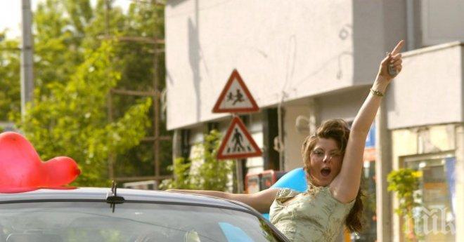 Ще глобяват с 50 лева абитуриенти по прозорците на колите