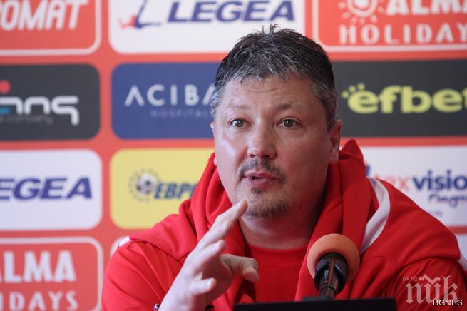 Спряното електрическо захранване на Армията проваля брифинг на Пенев