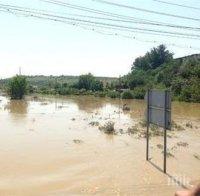 Наводнения и бури взеха жертви в Тексас