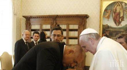 беновска предава пик ексклузивно рим вижте борисов избегнал среща зоран заев папата