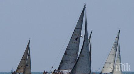 яхти борят ветроходната регата варна