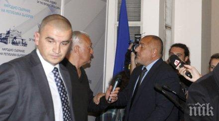 ментето моника маковей телешкият възторг сашо диков новото оръжие пропагандната война борисов цацаров