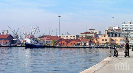 пристанището варна отворено