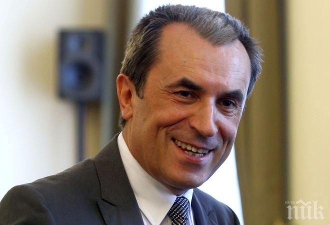 Орешарски: Думите трябва да са в хармония с делата