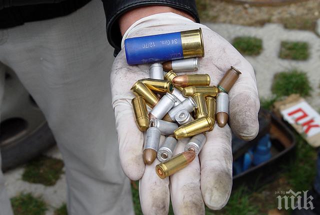 Гръцката полиция задържа сириец, който криел в колата си 95 000 патрона