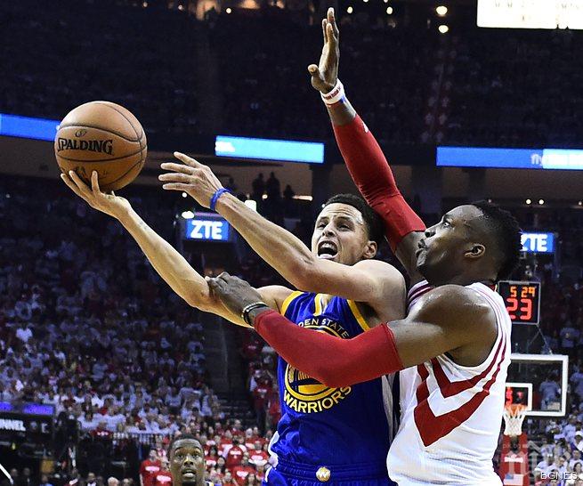 Голдън Стейт е на крачка от големия финал в НБА