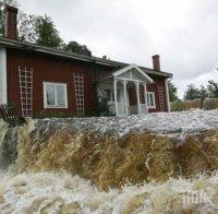 В Тексас река отнесе 12 души заедно с къщата им