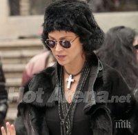 Мая Илиева си татуира кръст с детелинки на врата (вижте какво символизират)