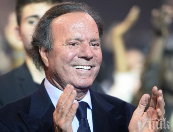 Хулио Иглесиас пристигна в България, отказа да дава автографи