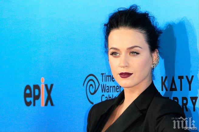 Кейти Пери не е говорила с Ръсел Бранд след развода им