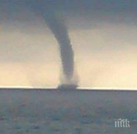 Най-малко трима души са били ранени след торнадо в Тексас