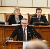 Валентин Касабов пред ПИК: Цецка Цачева да санкционира себе си! Не познава правилника – да си ходи!