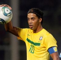 Роналдиньо иска да играе на Световното през 2014 година
